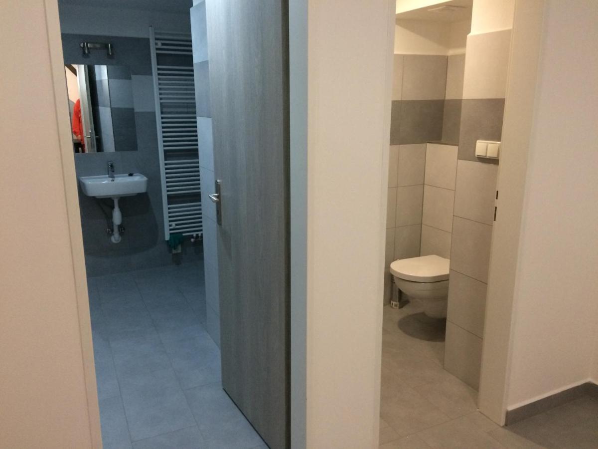 Chalupa Na Samote S Virivkou Tábor Esterno foto
